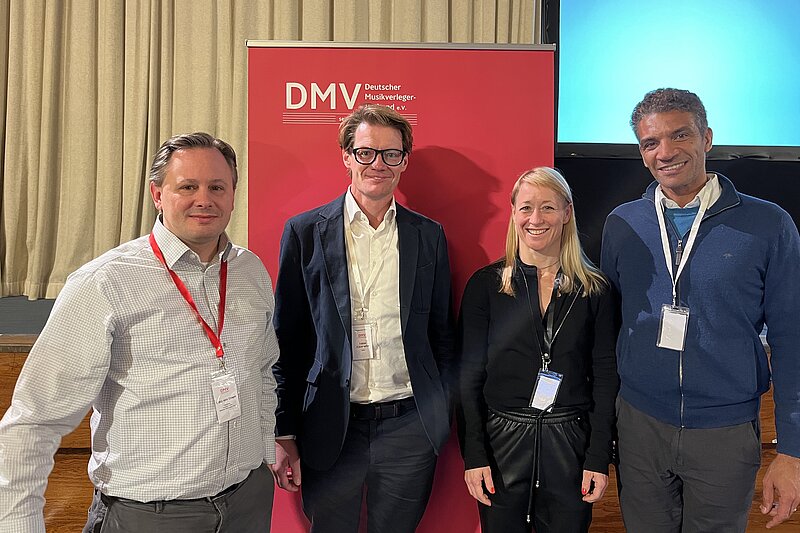 DMV-Präsident Dr Götz von Einem, Dr. Tobias Holzmüller, Diana Muñoz und Genilson Santos (von links)