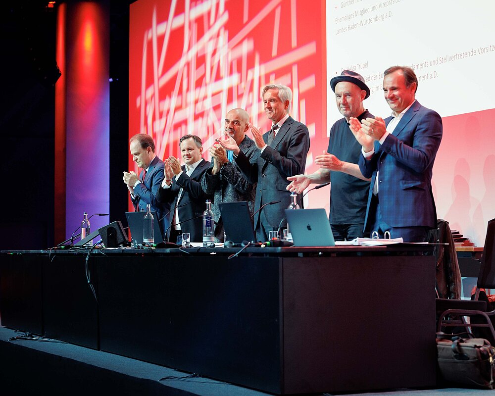 Aufsichtsratsvorsitzende und Vorstand GEMA (c) M Vescoli Aufsichtsratsvorsitzende und Vorstand GEMA. 2.v.li. DMV-Präsident von Einem (c) M Vescoli