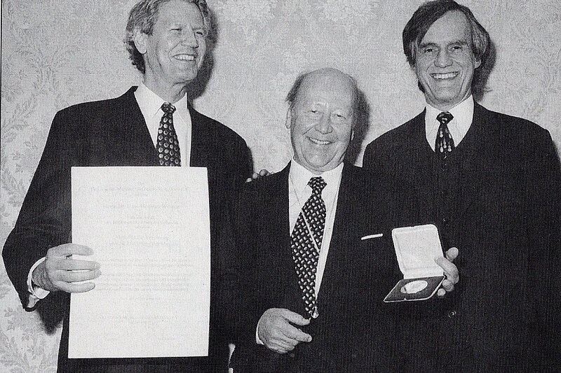 1997: Vizepräsident Karl-Heinz Klempnow, Dr. Hans-Henning Wittgen und Präsident Dr. Peter Hanser-Strecker (v.li.) (c) DMV 1997: Vizepräsident Karl-Heinz Klempnow, Dr. Hans-Henning Wittgen und Präsident Dr. Peter Hanser-Strecker (v.li.) (c) DMV